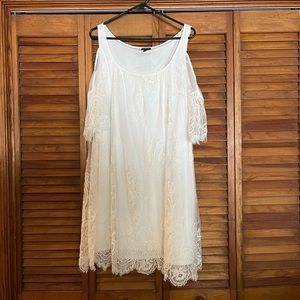 TORRID 1 white lace cold shoulder dress